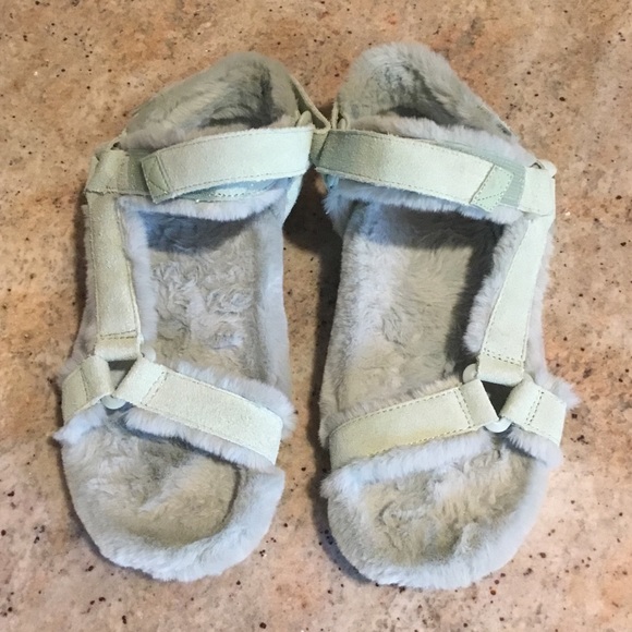 Vionic Viva Faux Fur Suede Sandals - Picture 5 of 11